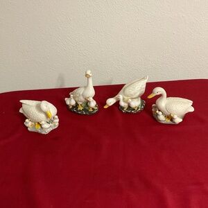 Vintage Mama Duck with 2 - 3 Babies ducks Set 4 porcelain figurines Collectable